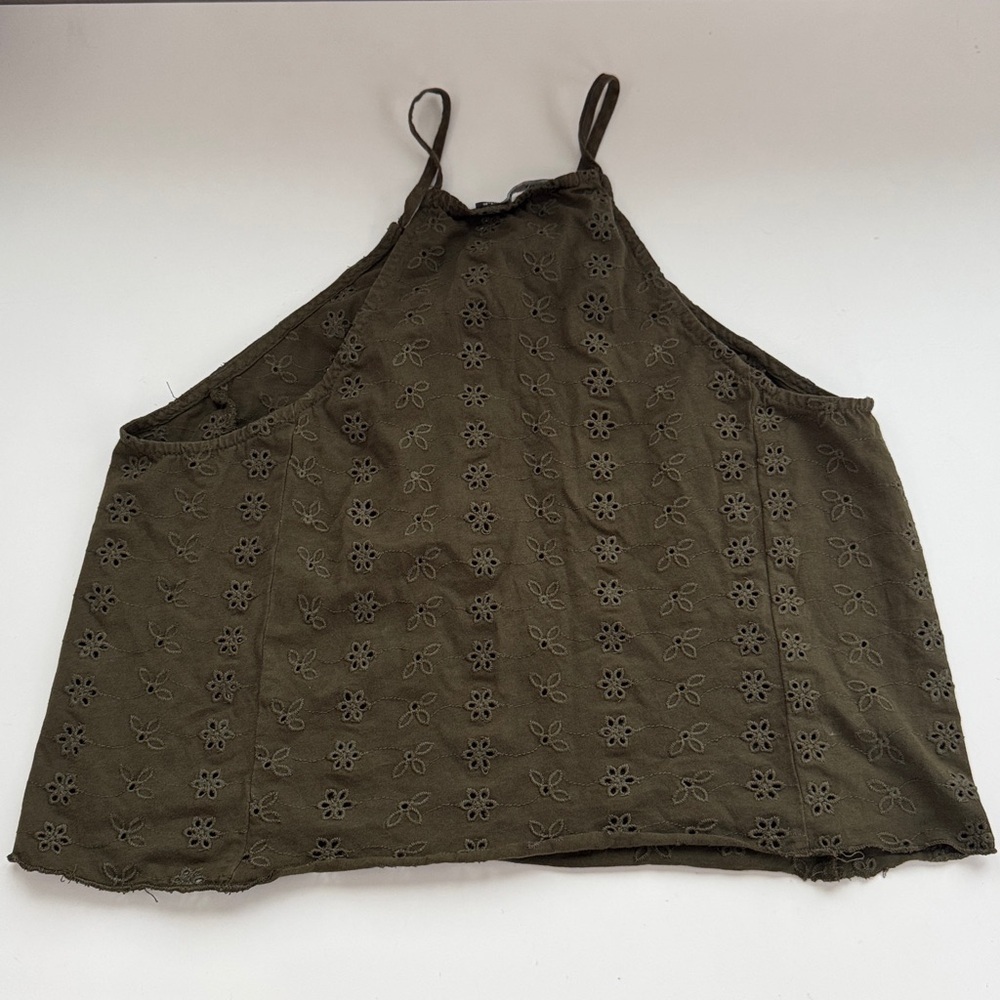 Brandy Melville Eyelet top - Picture 2 of 6